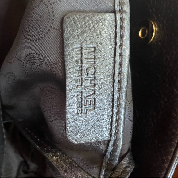 Michael Kors, black leather handbag gold, trim, and shoulder strap like new - Picture 3 of 6